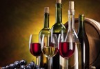Foto di bicchieri e bottiglie di vino di varietà diverse - Come scegliere un vino?