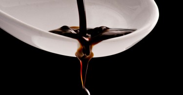Aceto di vino fatto in casa zoom dettaglio goccia - EFW