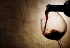 Versare vino bottiglia e calice | Enjoy Food & Wine